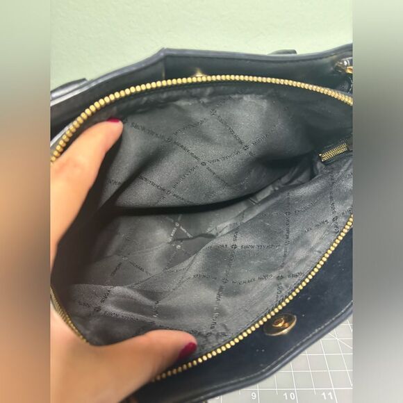 Michael Kors Camille Medium Satchel Patent *DAMAGED* - Picture 5 of 16